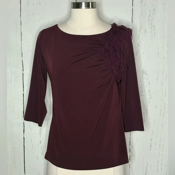 Elegant Burgundy Women's Top - Picture 4 of 7